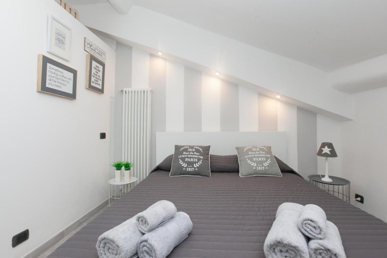 Amazing And New Penthouse In City Center Milan Bagian luar foto
