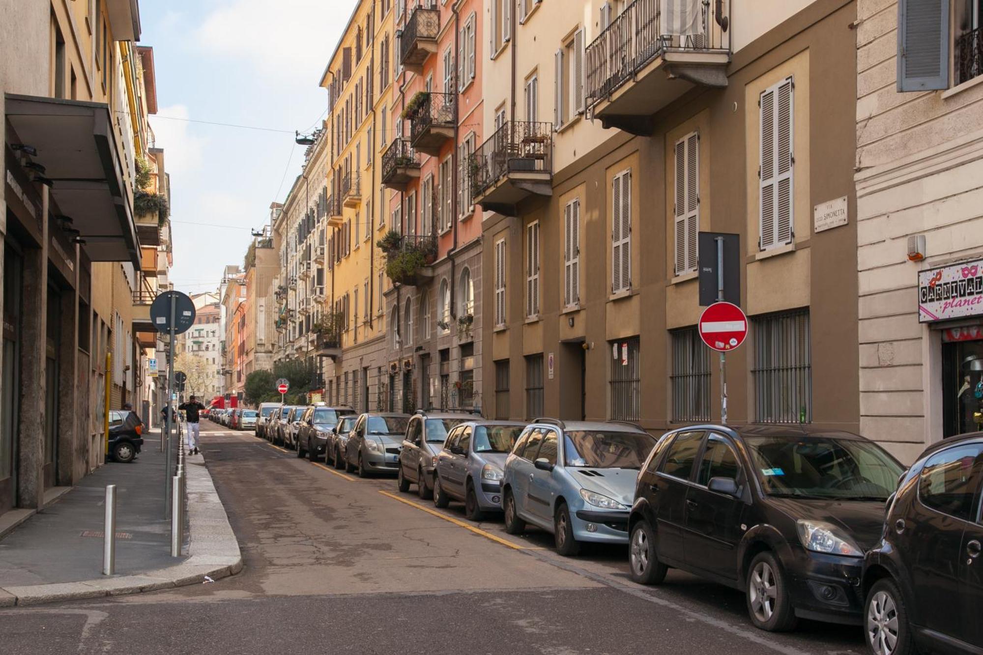 Amazing And New Penthouse In City Center Milan Bagian luar foto