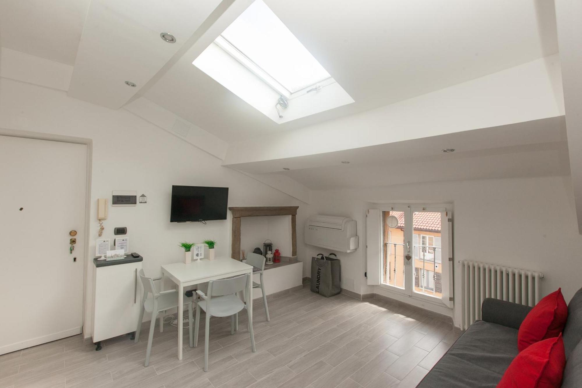 Amazing And New Penthouse In City Center Milan Bagian luar foto
